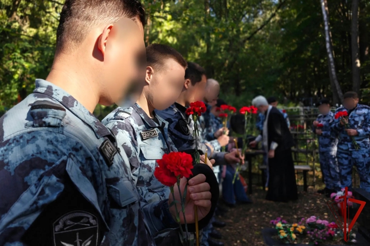 Спецназовцы столичного главка Росгвардии почтили память товарища, погибшего при исполнении служебного долга 