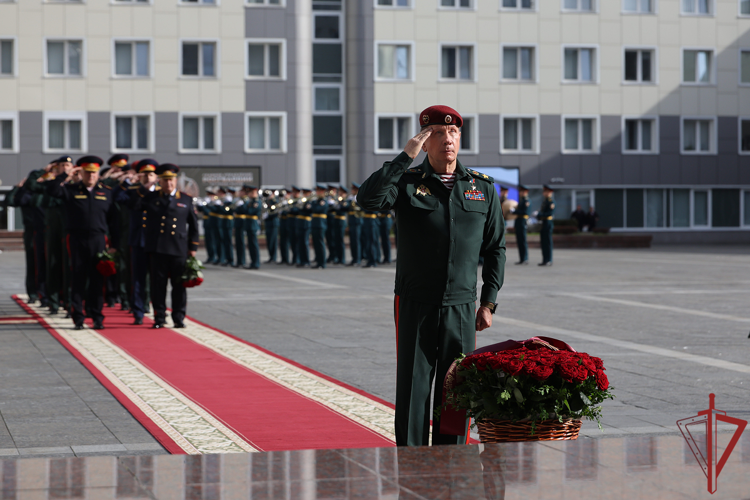 Генерал армии Виктор Золотов вручил государственные награды отличившимся росгвардейцам в честь 10-летия со дня образования Главного управления Росгвардии по городу Москве