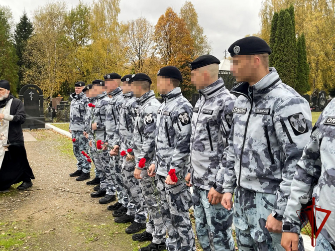 Сотрудники ОМОН «Авангард» столичного главка Росгвардии почтили память погибшего товарища Владимира Никифорова 