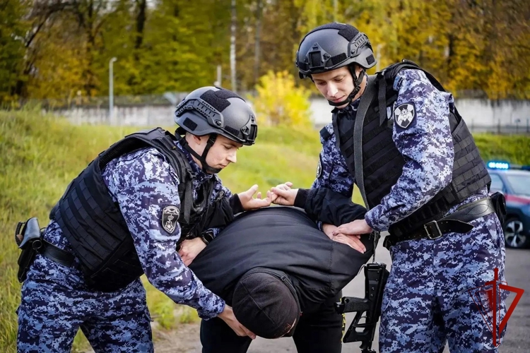 В Москве росгвардейцы провели тактико-специальную тренировку на охраняемом объекте (видео)