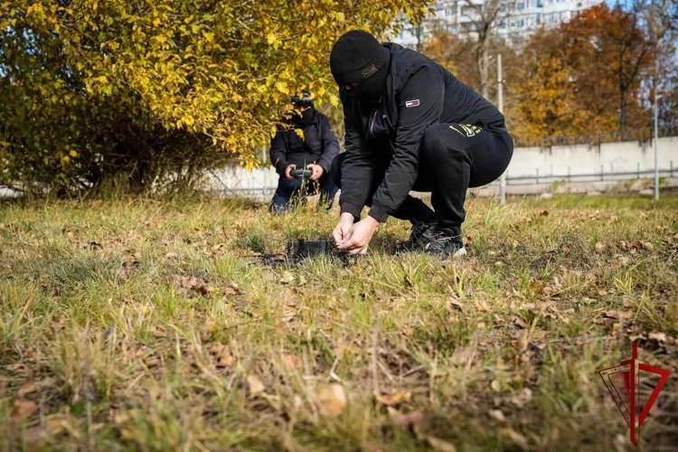 В Москве росгвардейцы провели тактико-специальную тренировку на охраняемом объекте (видео)