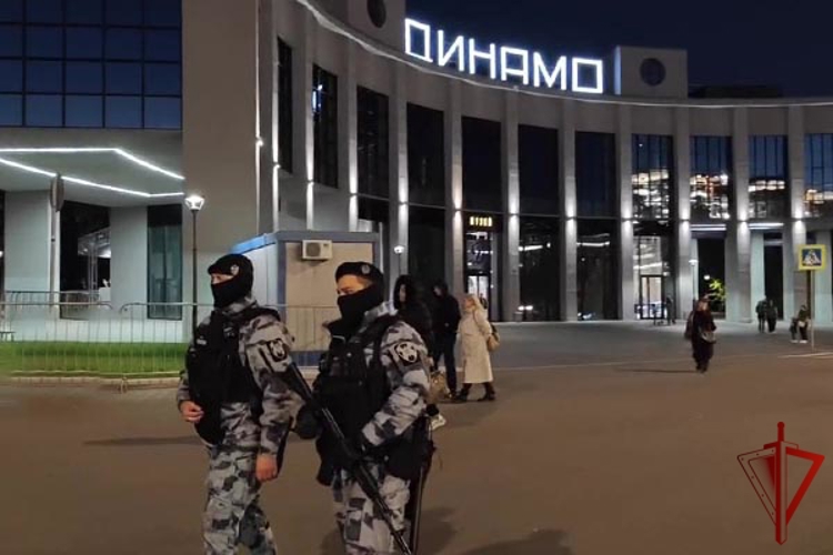 Общественную безопасность на спортивных матчах в Москве обеспечили сотрудники и военнослужащие Росгвардии 