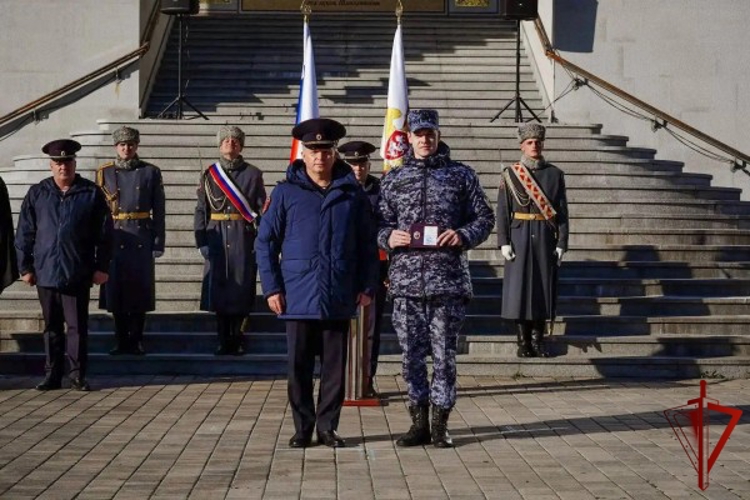 В Москве наградили сотрудников вневедомственной охраны Росгвардии (видео)